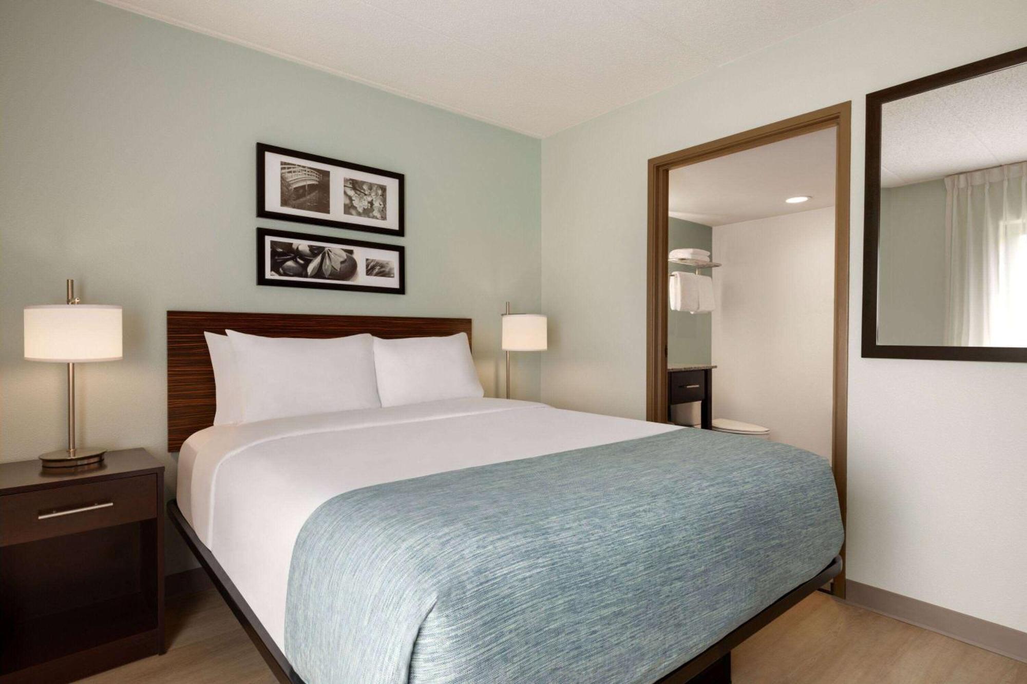 Wingate By Wyndham Salisbury Hotel Ngoại thất bức ảnh