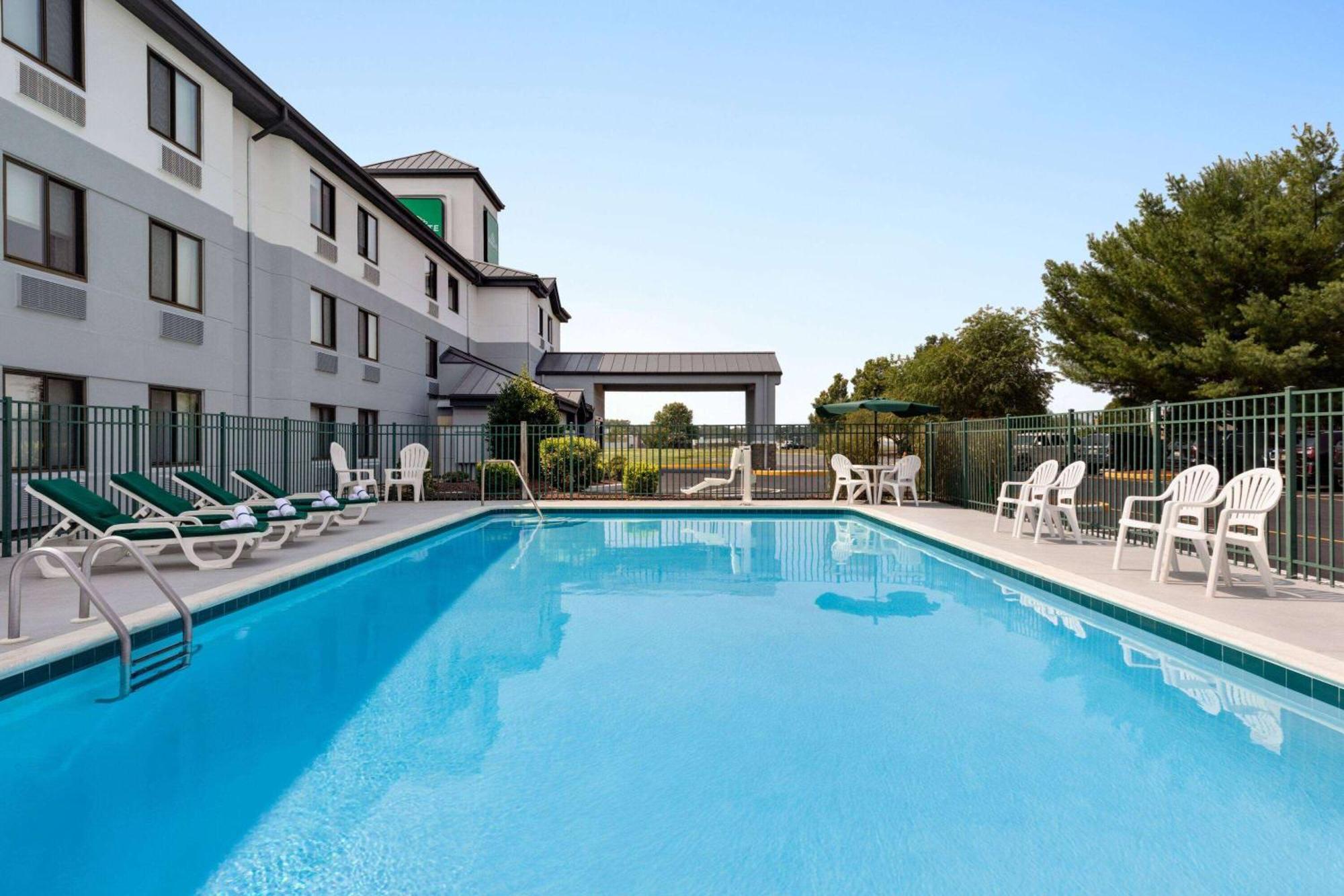 Wingate By Wyndham Salisbury Hotel Ngoại thất bức ảnh
