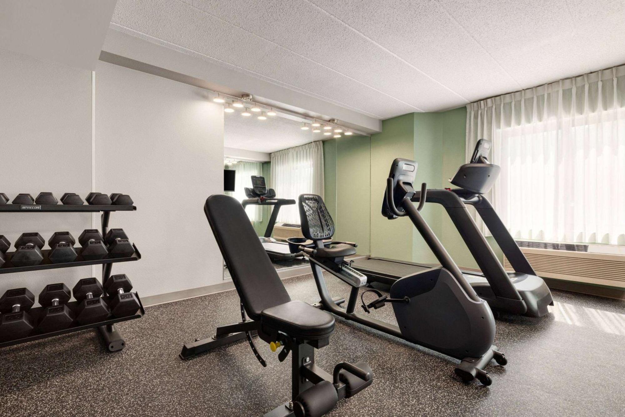 Wingate By Wyndham Salisbury Hotel Ngoại thất bức ảnh